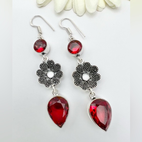 GARNET EARRINGS - Picture 4 of 12